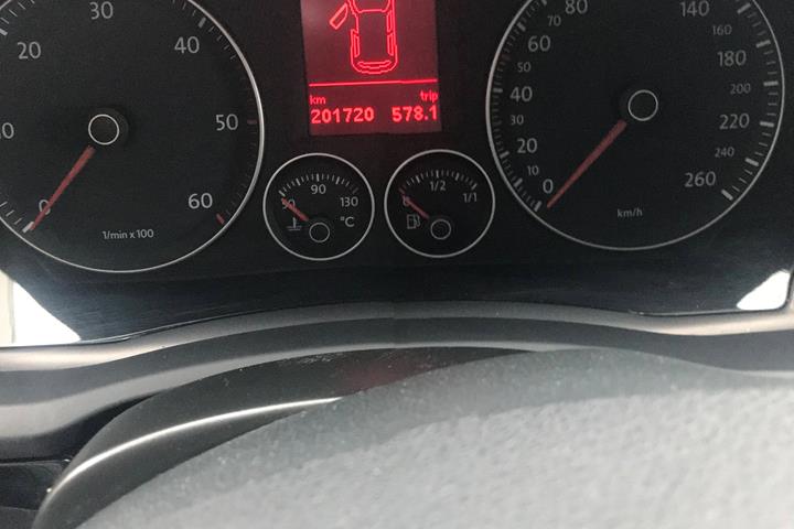 Sort VW Golf V fra 2008