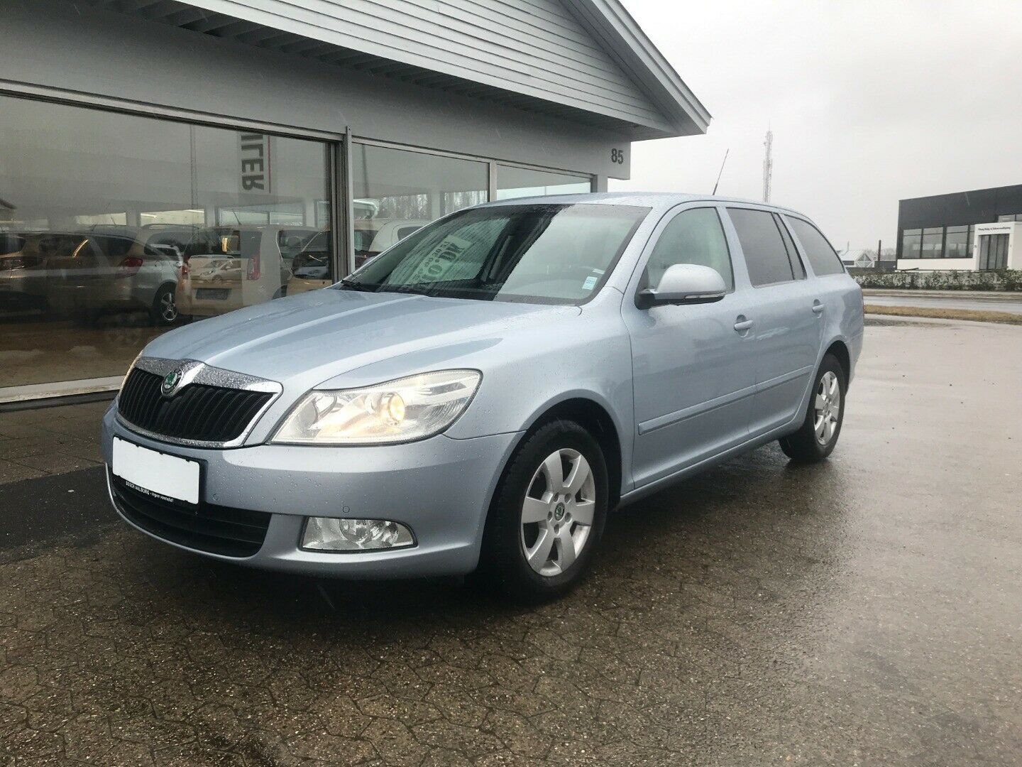 Blå Skoda Octavia fra 2009