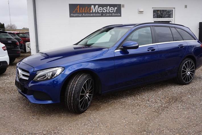 Blå Mercedes C220 d fra 2016