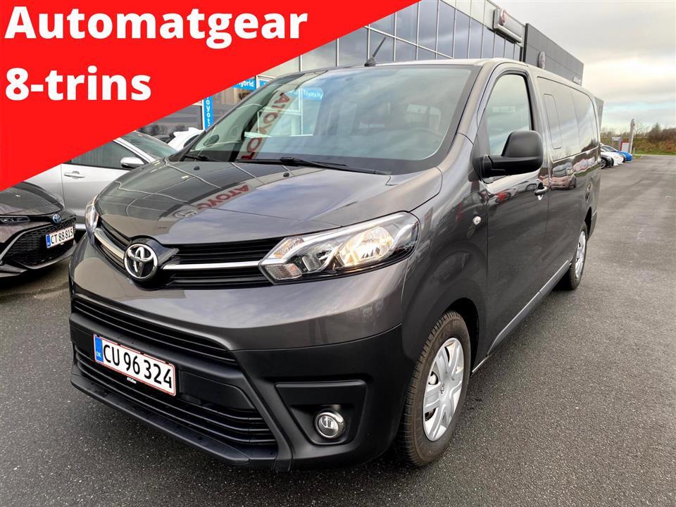 Grå Toyota Proace Verso fra 2020
