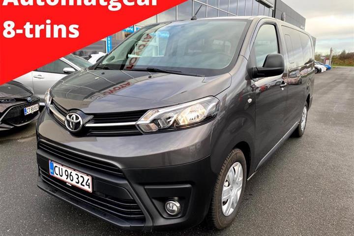 Grå Toyota Proace Verso fra 2020