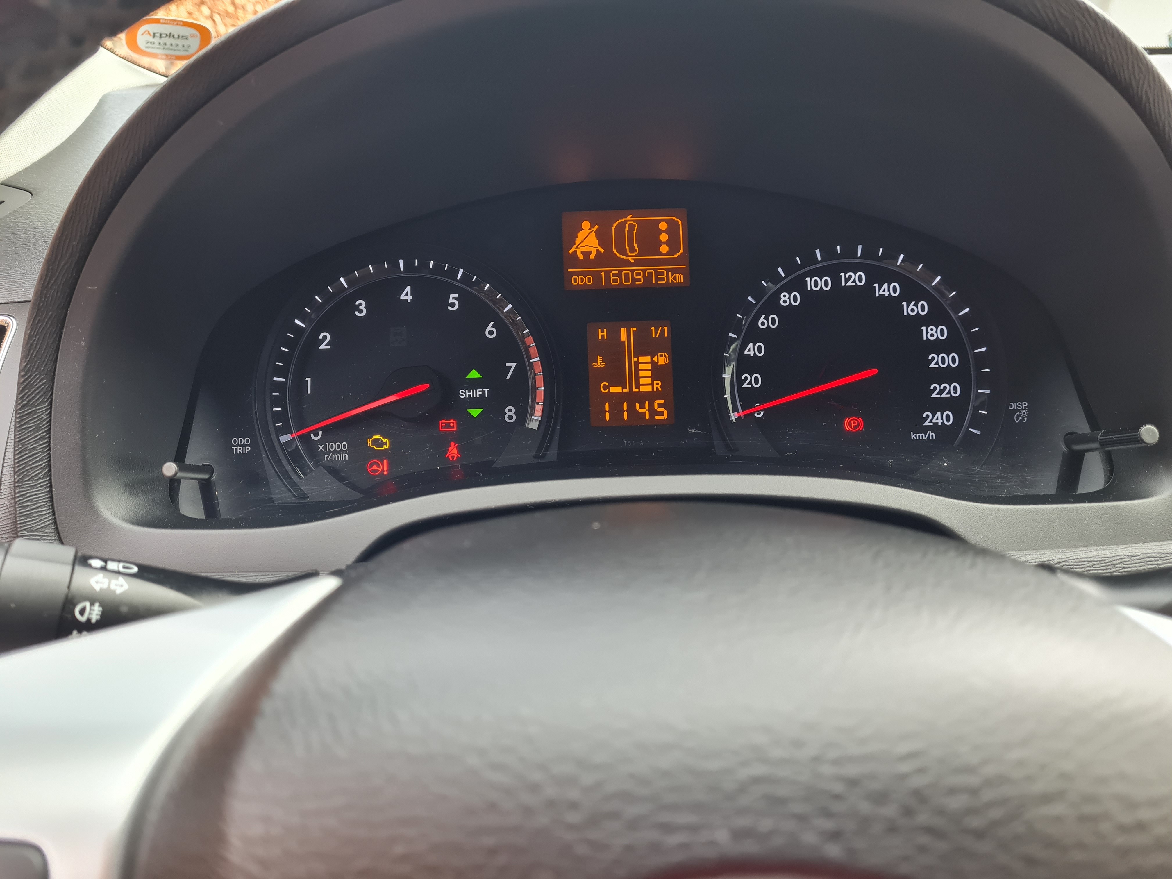 Sort Toyota Avensis fra 2014