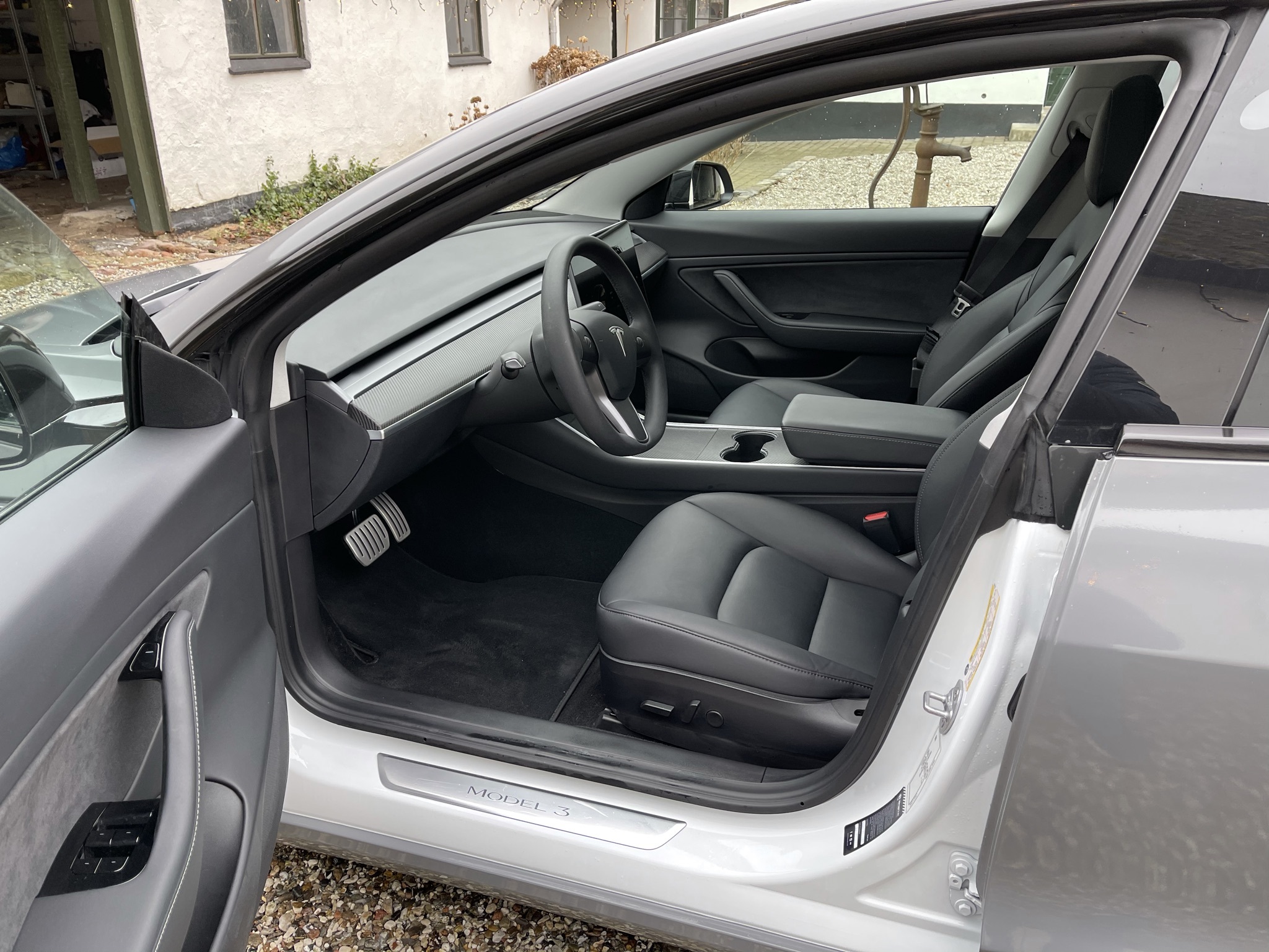 Hvid Tesla Model 3 fra 2020