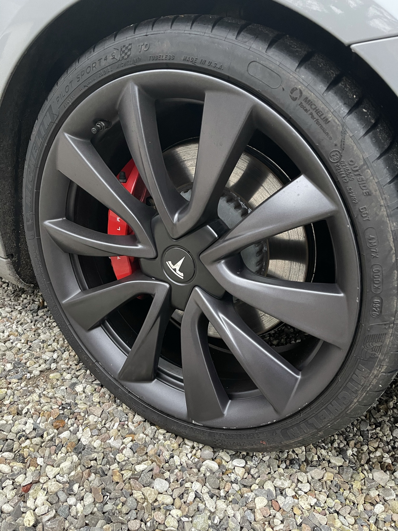 Hvid Tesla Model 3 fra 2020