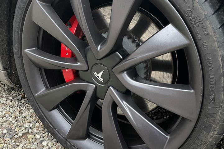 Hvid Tesla Model 3 fra 2020