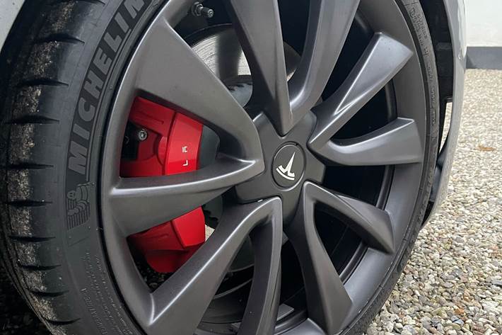 Hvid Tesla Model 3 fra 2020