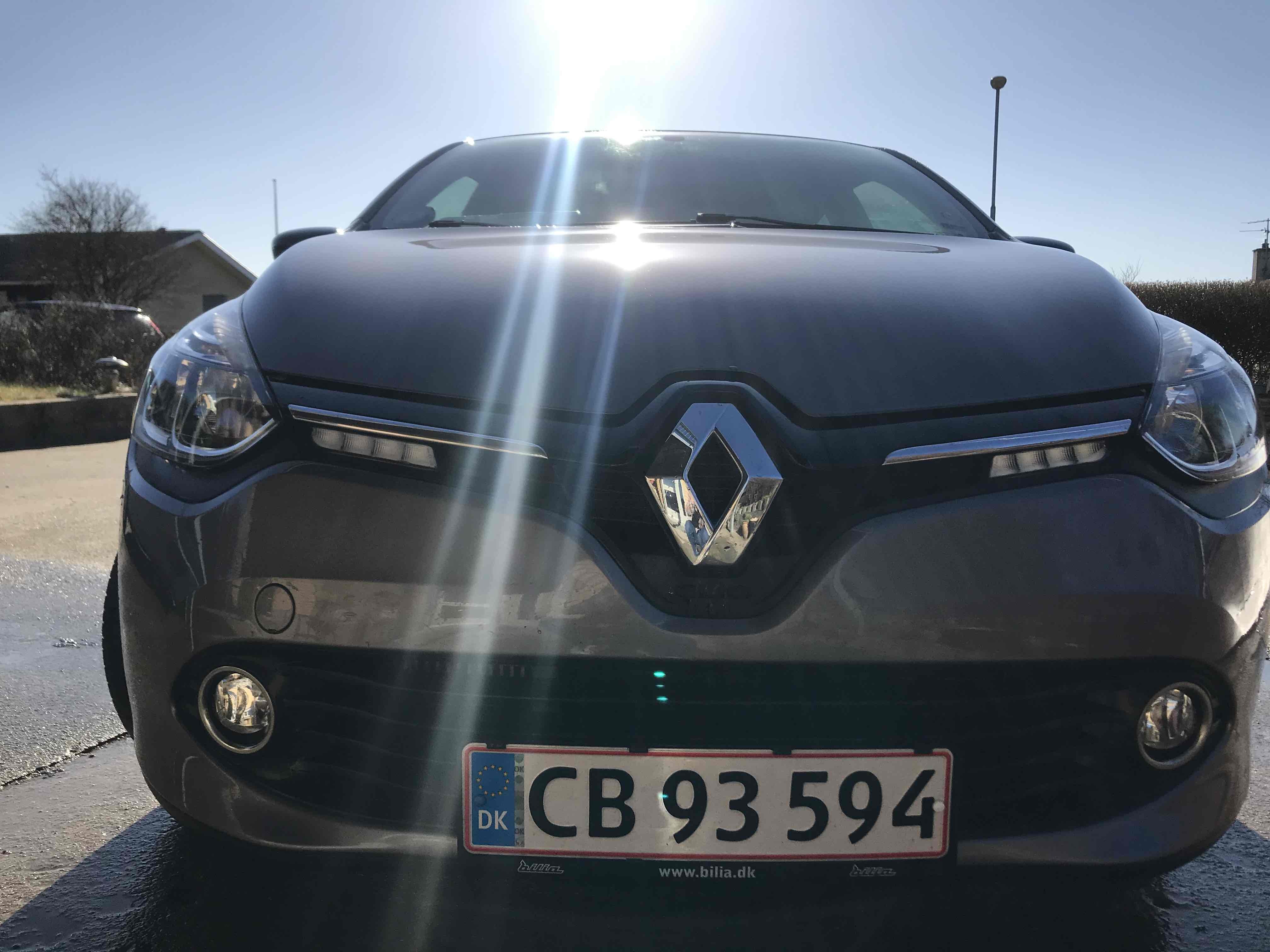 Grå Renault Clio IV fra 2014