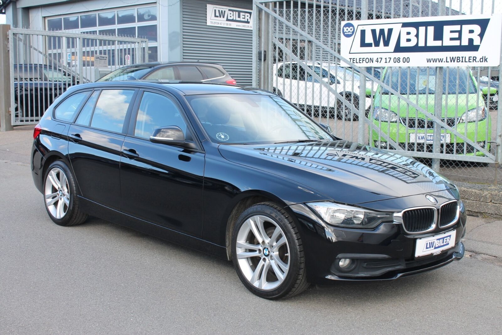 Grå BMW 320d fra 2017