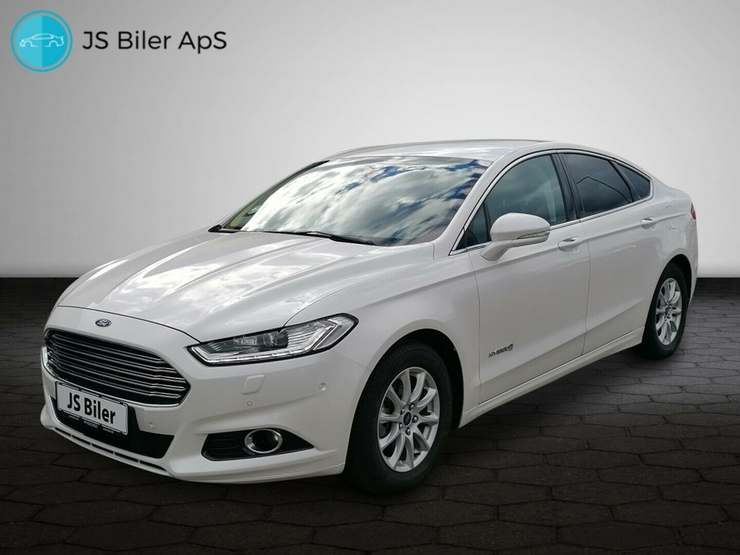 Hvid Ford Mondeo fra 2018