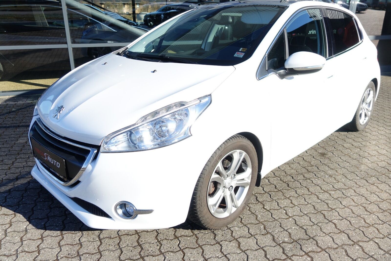 Hvid Peugeot 208 fra 2014