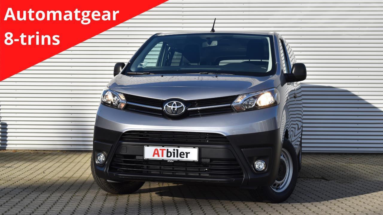 Grå Toyota Proace Verso fra 2021