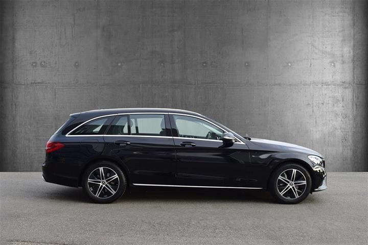 Sort Mercedes C200 fra 2020