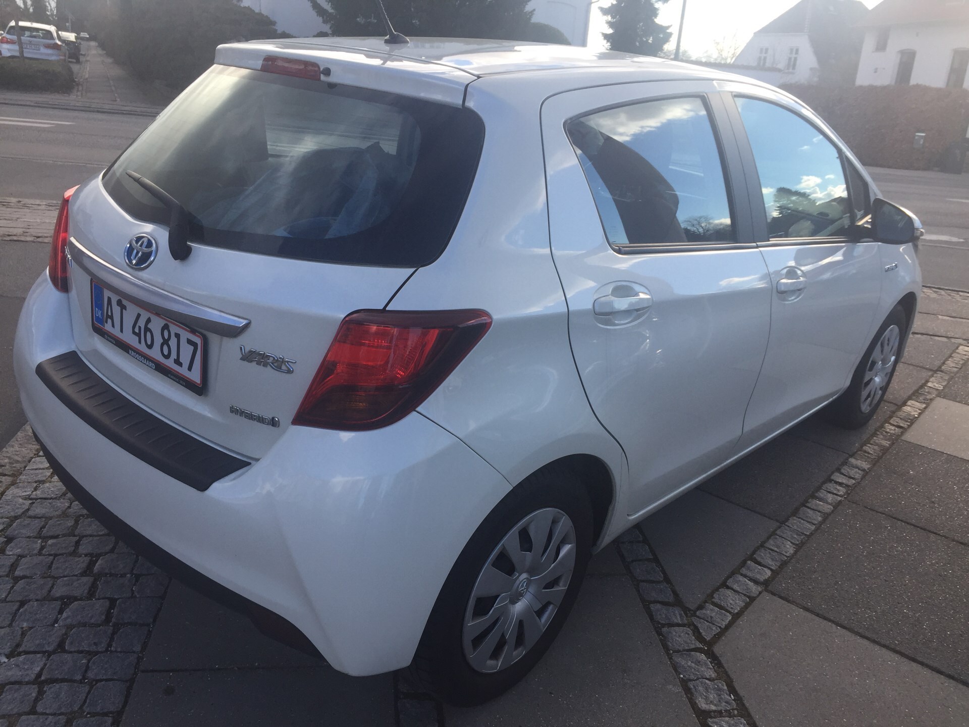 Hvid Toyota Yaris fra 2015