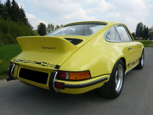 Gul Porsche 911 Carrera fra 1973