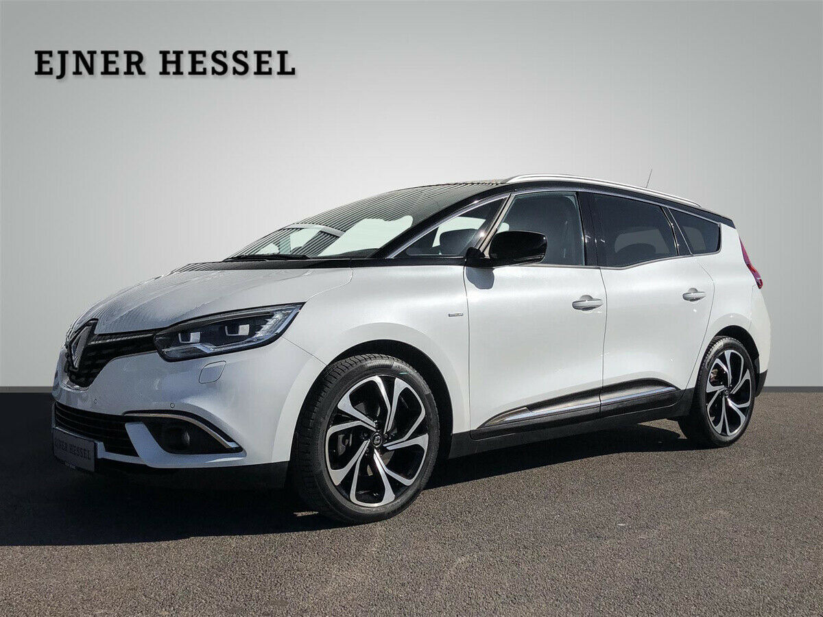 Grå Renault Grand Scenic IV fra 2017
