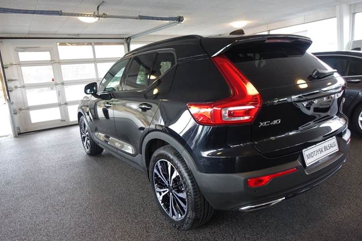 Sort Volvo XC40 fra 2019