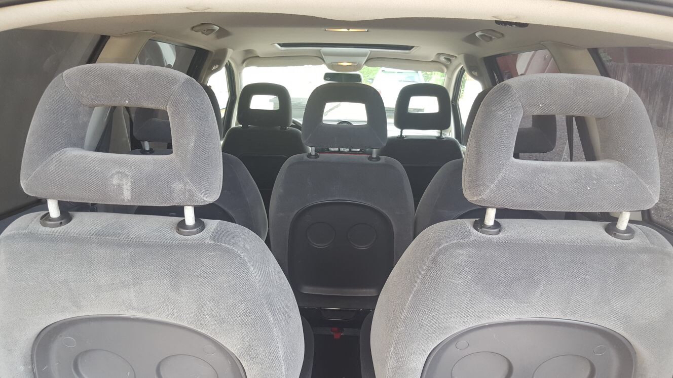 Sort Ford Galaxy fra 2002