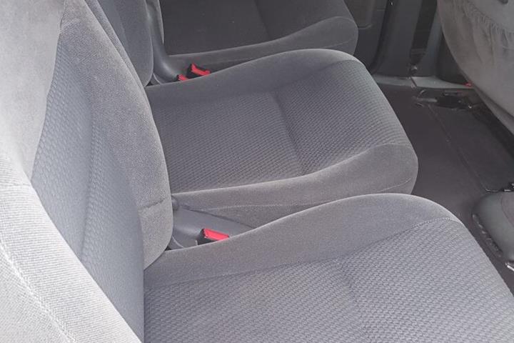 Sort Ford Galaxy fra 2002