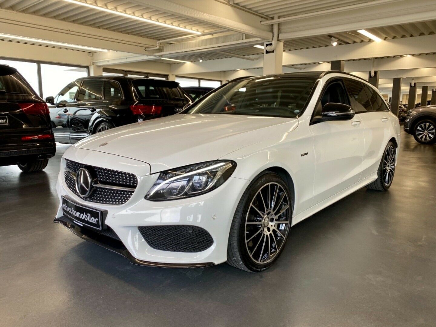 Hvid Mercedes C450 fra 2015