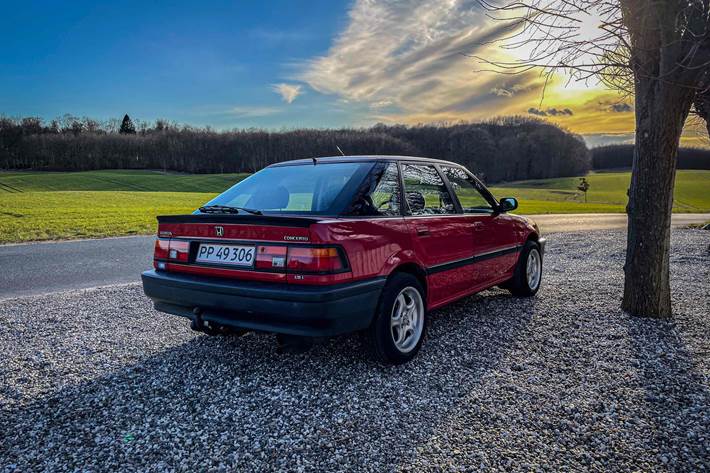 Rød Honda Concerto fra 1994