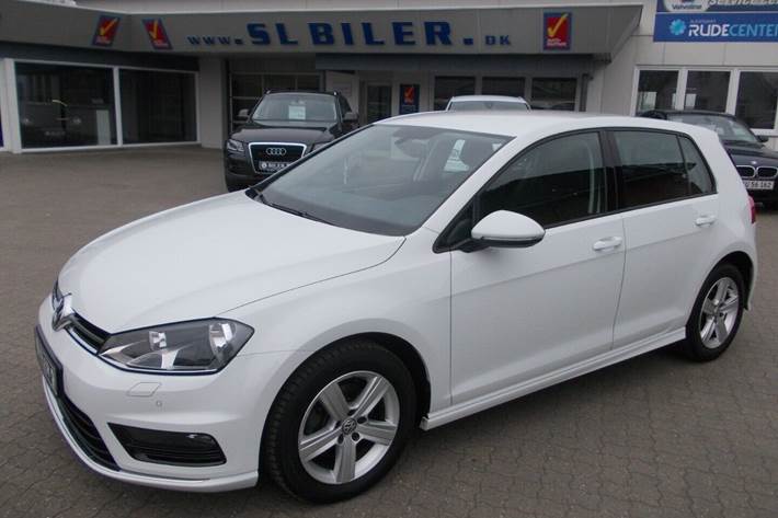 Hvid VW Golf VII fra 2015