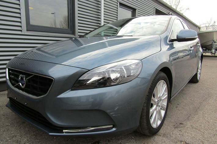 Grå Volvo V40 fra 2013