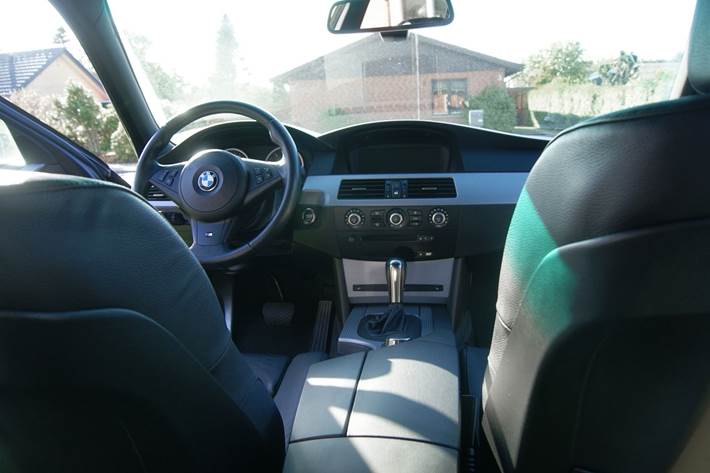 Blå BMW 530d fra 2006
