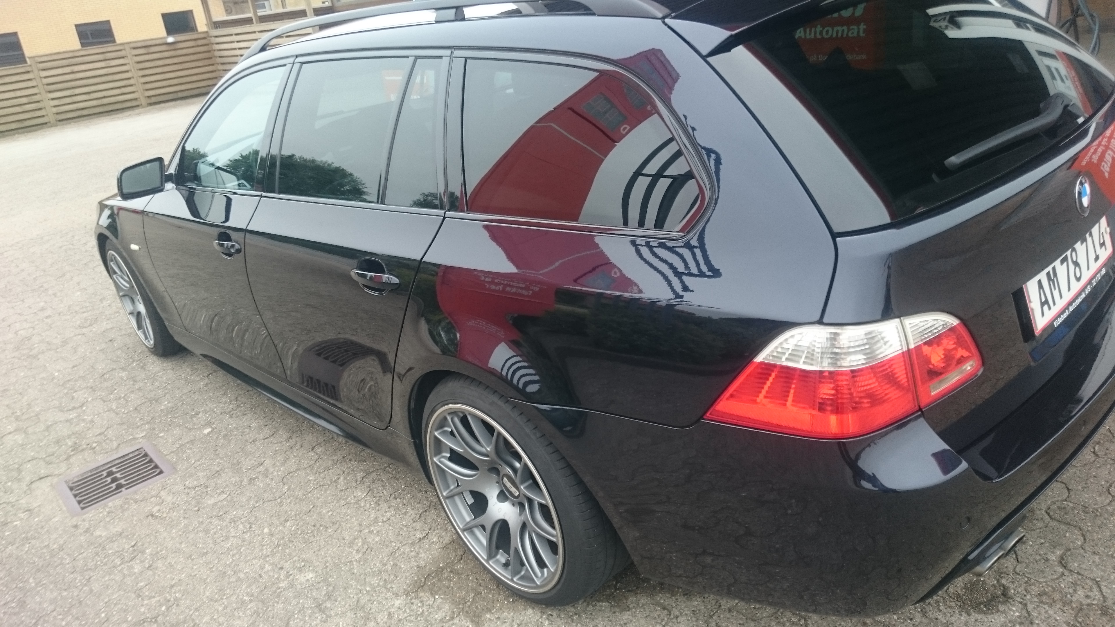Blå BMW 530d fra 2006