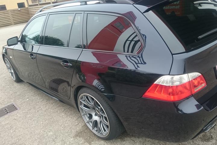 Blå BMW 530d fra 2006
