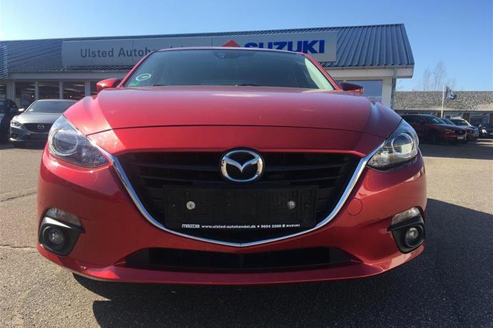Rød Mazda 3 fra 2015