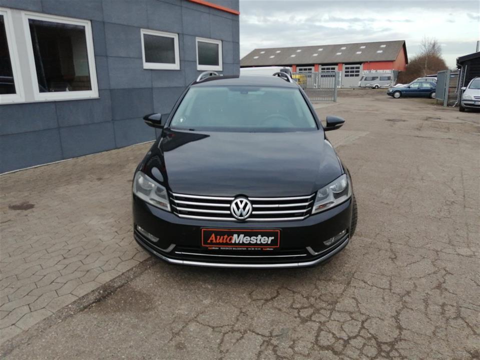 Sort VW Passat fra 2013