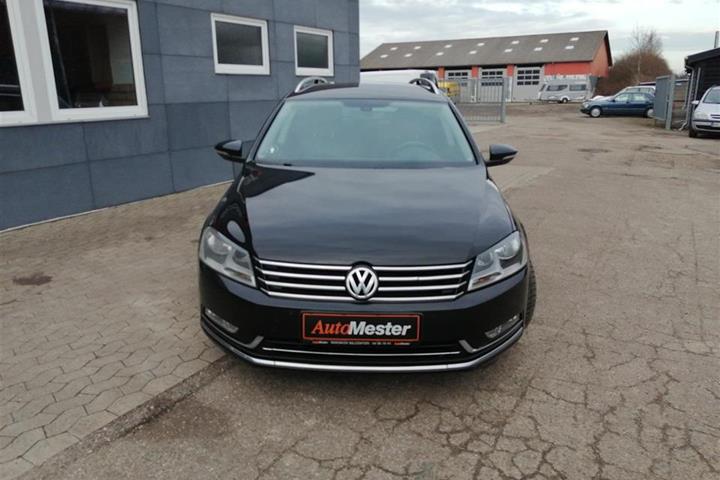 Sort VW Passat fra 2013