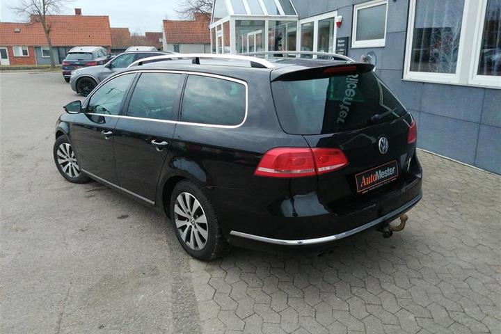 Sort VW Passat fra 2013