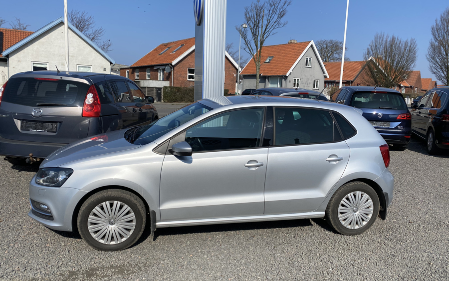 Grå VW Polo fra 2015