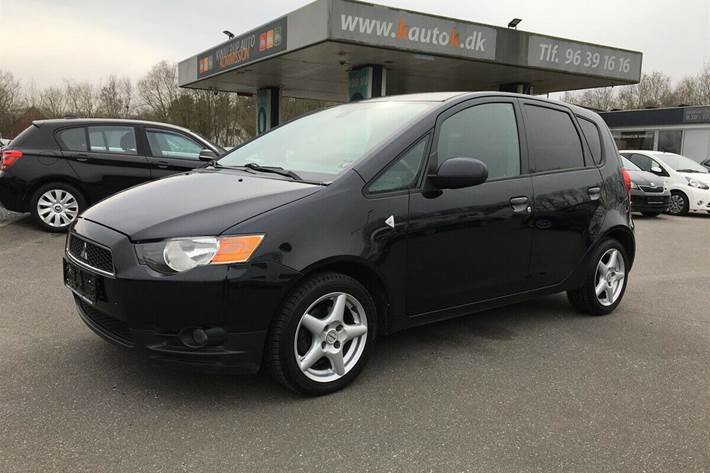 Sort Mitsubishi Colt fra 2011