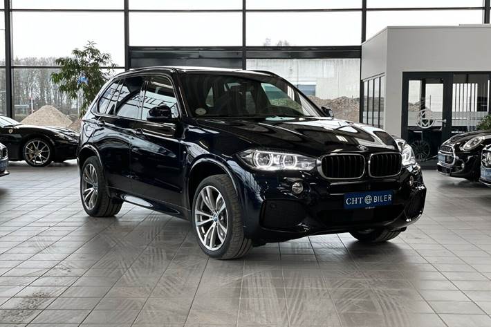 Grå BMW X5 fra 2018