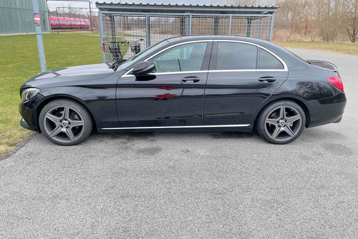 Sort Mercedes C220 d fra 2015
