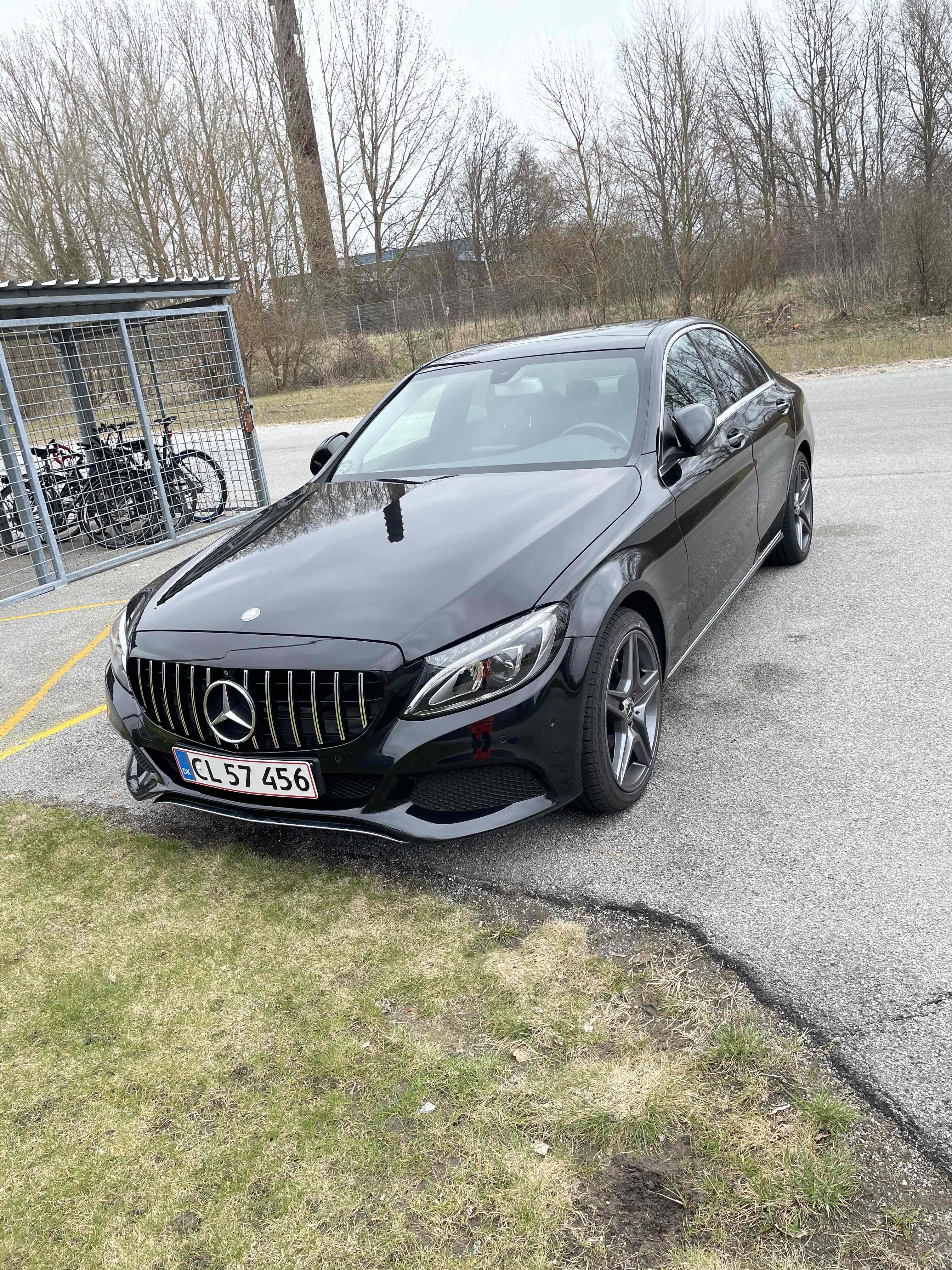 Sort Mercedes C220 d fra 2015