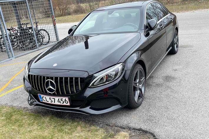 Sort Mercedes C220 d fra 2015