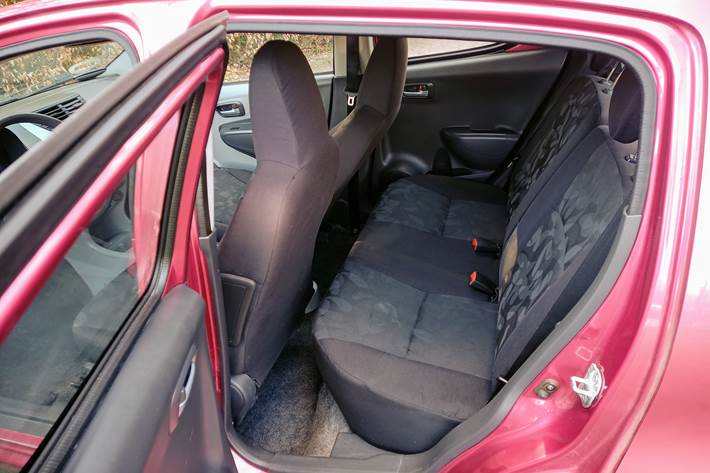 Pink Suzuki Alto fra 2009