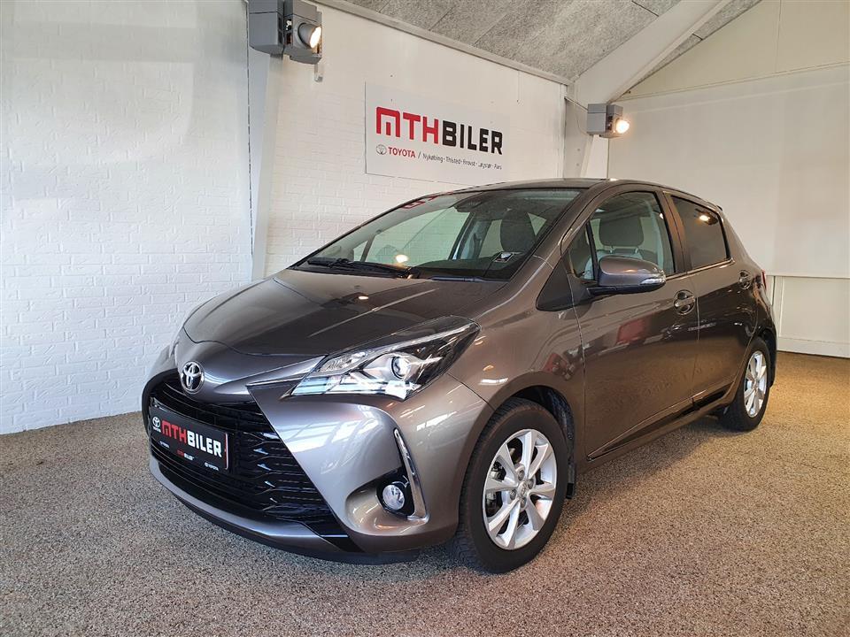 Bronze Toyota Yaris fra 2020