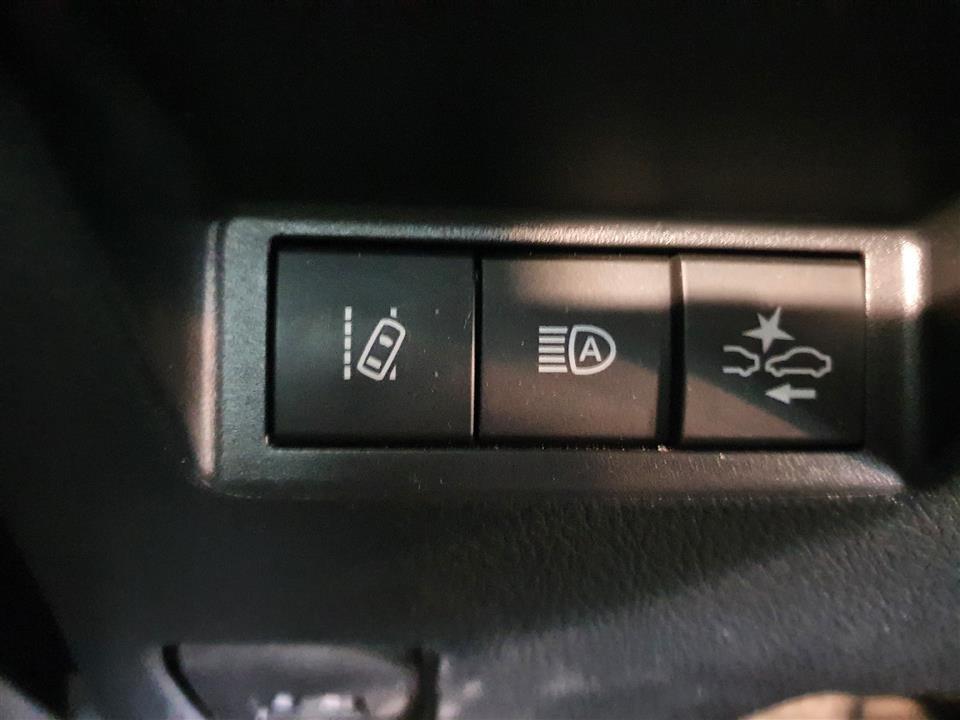 Bronze Toyota Yaris fra 2020