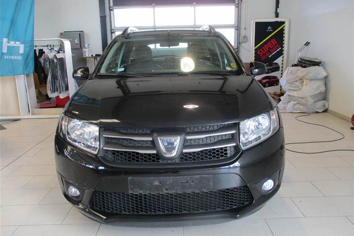 Sort Dacia Logan fra 2014