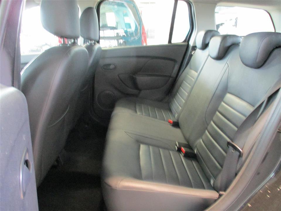 Sort Dacia Logan fra 2014