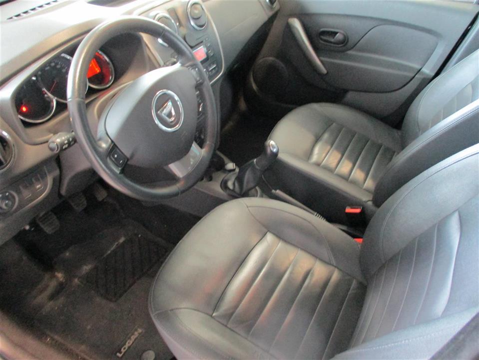 Sort Dacia Logan fra 2014
