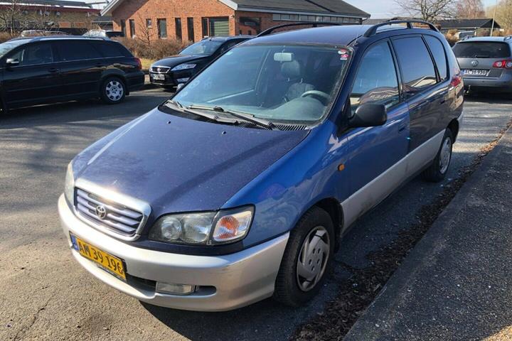 undefined Toyota Sportsvan fra 1998
