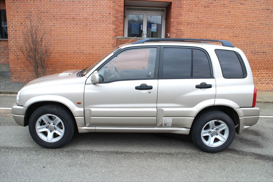Guld Suzuki Grand Vitara fra 2004