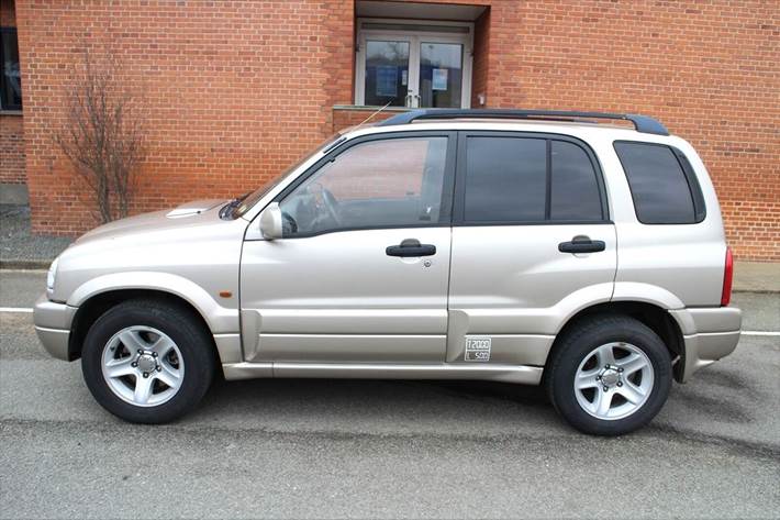 Guld Suzuki Grand Vitara fra 2004