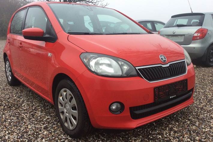Rød Skoda Citigo fra 2013