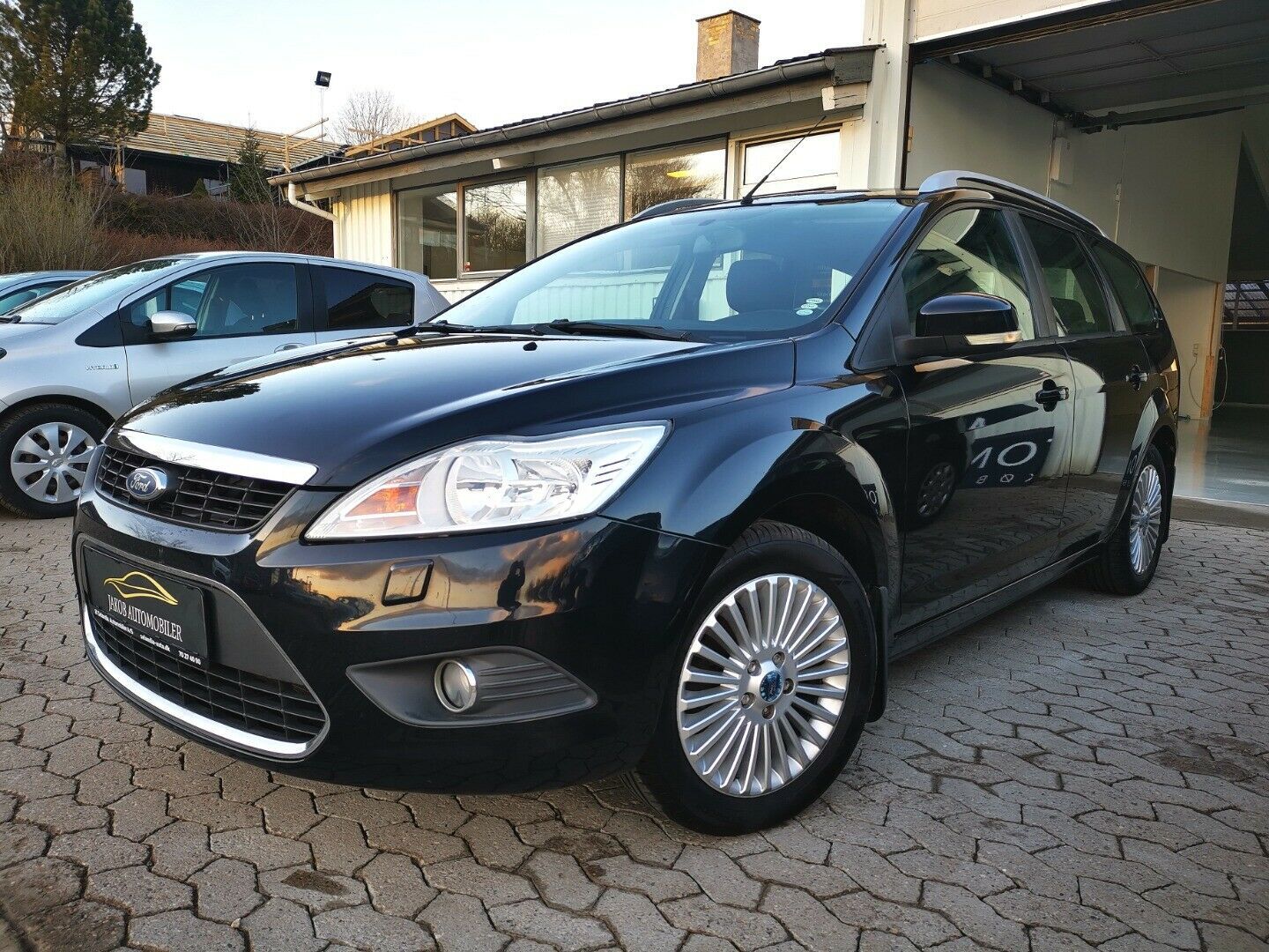 Grå Ford Focus fra 2008